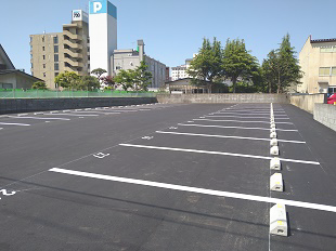 亀の町17駐車場(満車)